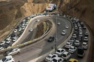 تردد وسایل نقلیه در محور چالوس و آزادراه تهران- شمال یکطرفه شد