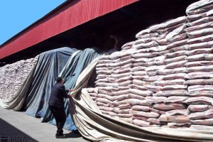 هزاران تن برنج، نخ و کاغذ احتکار شده، روانه بازار شد