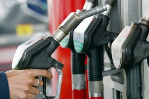 بررسی وضعیت تولید بنزین معمولی و سوپر در ایران