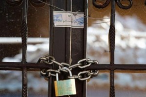 9 فروشگاه عرضه کالای قاچاق در شمال پایتخت پلمپ شد