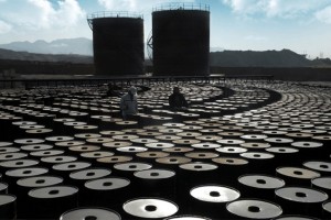 لنگراندازی کشتیهای یونانی و آمریکایی در بازارهای سنتی قیر ایران