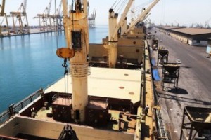 تخلیه و بارگیری ۲۳۷ میلیون تن کالا در بنادر کشور