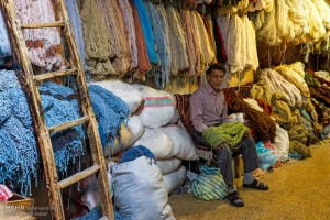 سایه سنگین نوسانات شدید ارز بر فرش دستباف