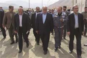 بازدید استاندار کرمانشاه از شرکت های تامین مالی شده توسط بانک صنعت و معدن در این استان