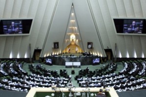 جمعی از نمایندگان مجلس خواستار ترمیم تیم اقتصادی دولت شدند