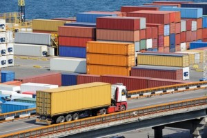 واردکنندگان خواستار لغو بخشنامه مابه التفاوت ارزی شدند