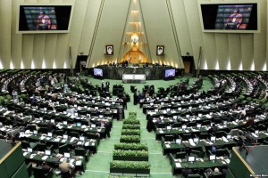 موافقت مجلس با بررسی فوری طرح افزایش ۲۰ درصدی حقوق کارمندان