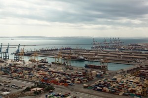 ترخیص مواد ضروری و مواد اولیه در گمرک رجایی ۲۴ ساعته شد