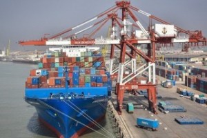 ذخیره کالاهای اساسی در بندر امام خمینی(ره) اطمینان بخش است